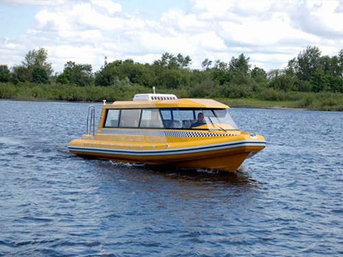 Водное такси в Санкт-Петербурге, если не брать в расчет два пригородных маршрута – это всего-навсего три катера компании ООО МБС на весь город ... Водное такси в Санкт-Петербурге, если не брать в расчет два пригородных маршрута – это всего-навсего три катера компании ООО МБС на весь город ...